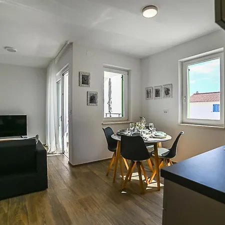Apartment Perlitto Cres Exterior photo